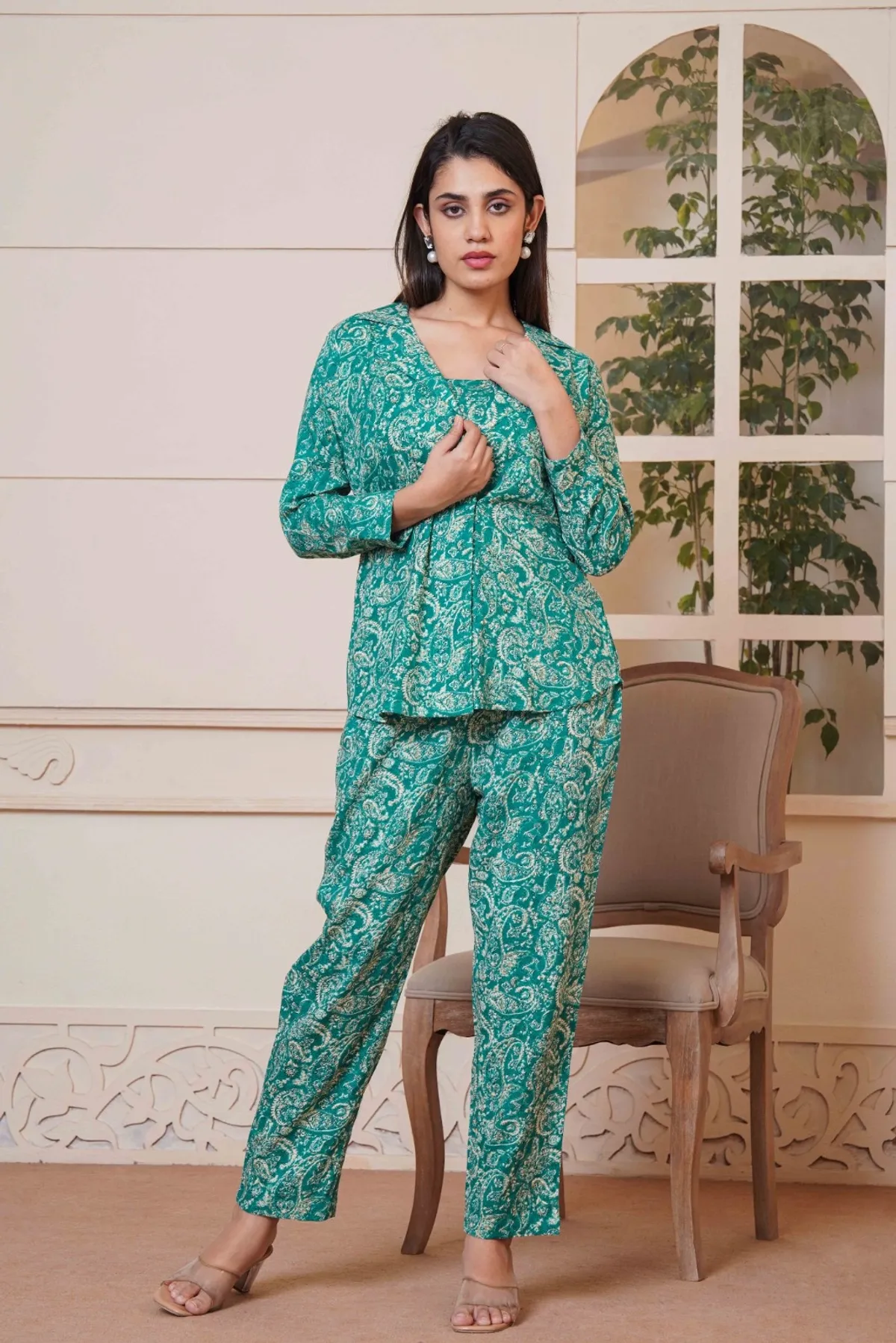 Kalamkari Green Printed Short Top, Pant and Jacket Co-Ord Set - Image 5