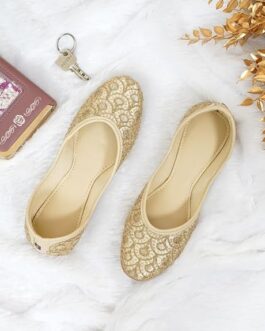 Ivory Embroidered Women’s Traditional Jutti